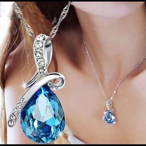 Fashion Silver Chain Rhinestone Pendant Necklace